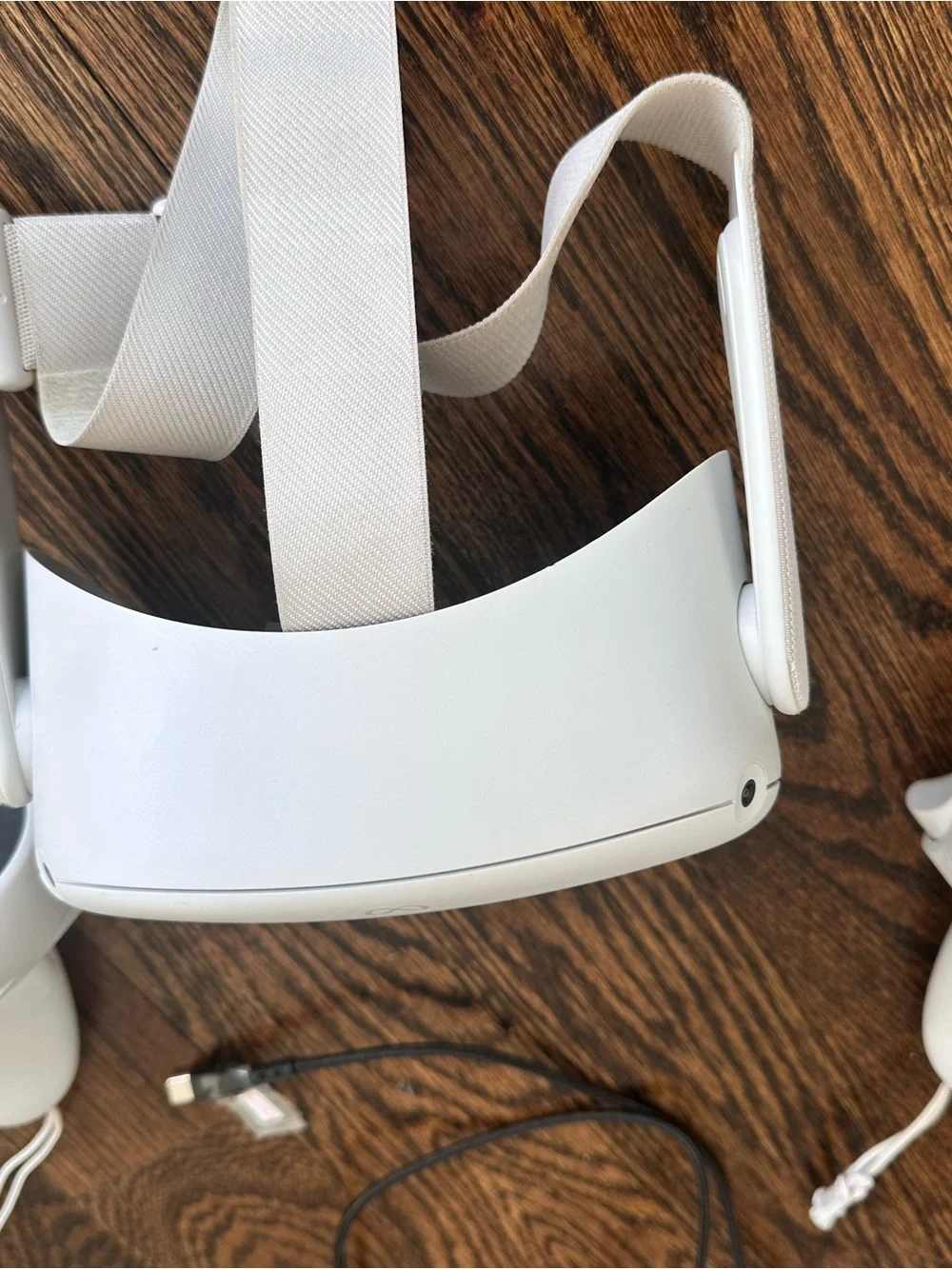 Oculus White VR Headset with Black Foam Face Cushion